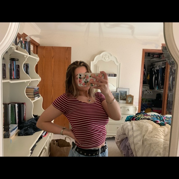Super cute stripped crop top - Picture 3 of 4